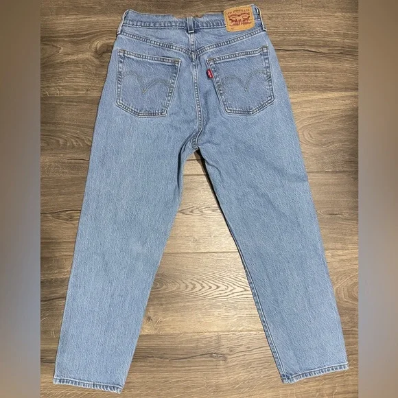 Levi's 501 Light Blue Button Fly Straight Leg Jeans - Picture 2 of 9